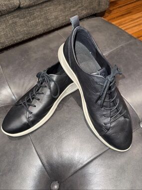 Ecco Flexure Runner Tie Black Leather Sneakers with White Sole Size EU 41
